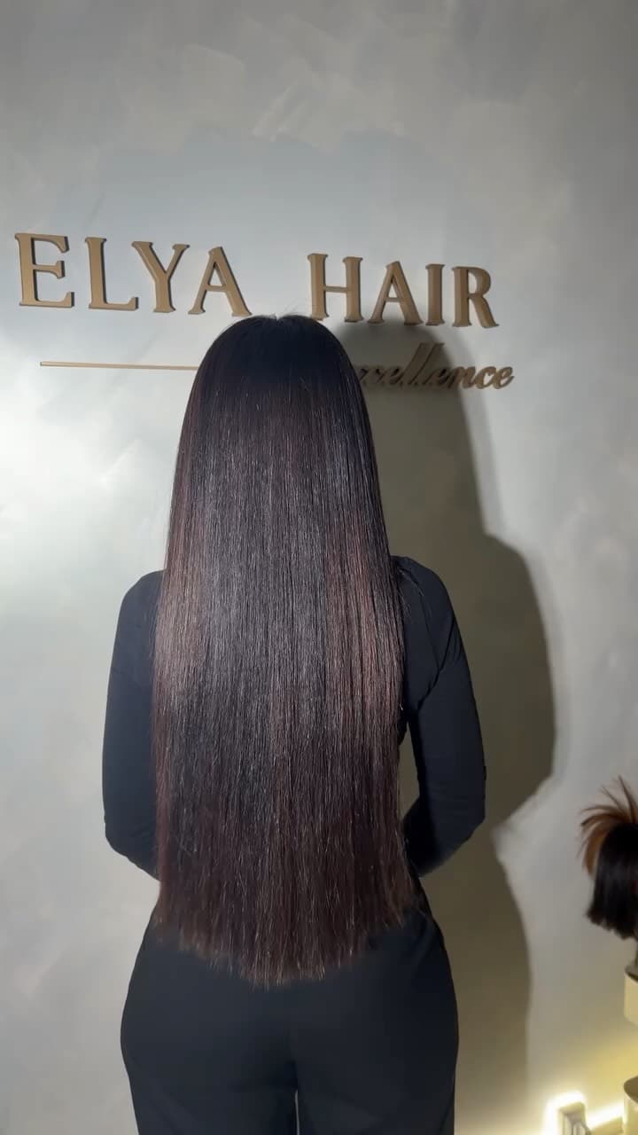 L'excellence capillaire. La chevelure, reflet de la beauté féminine.