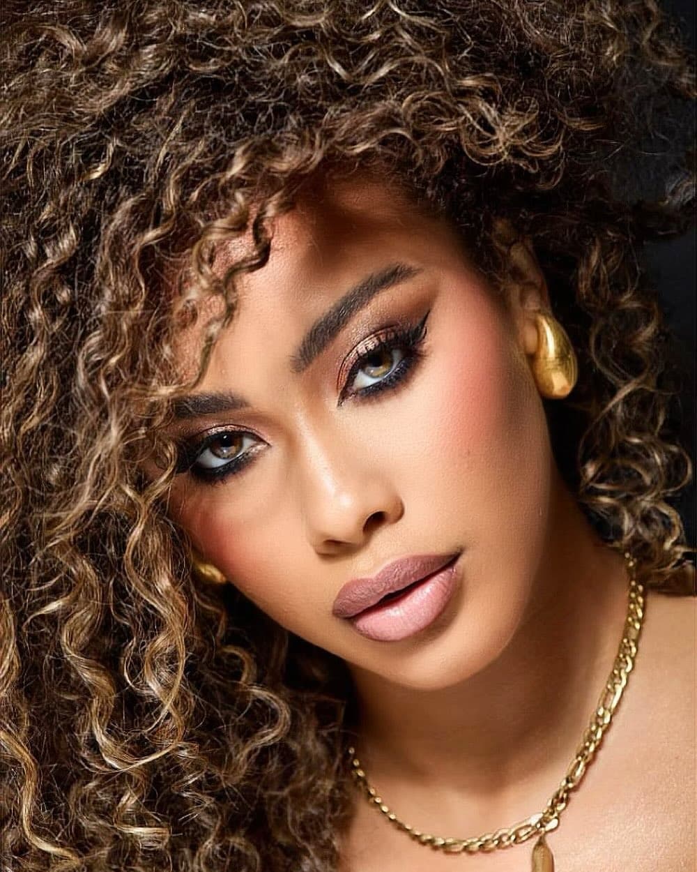 May Makeup Paris