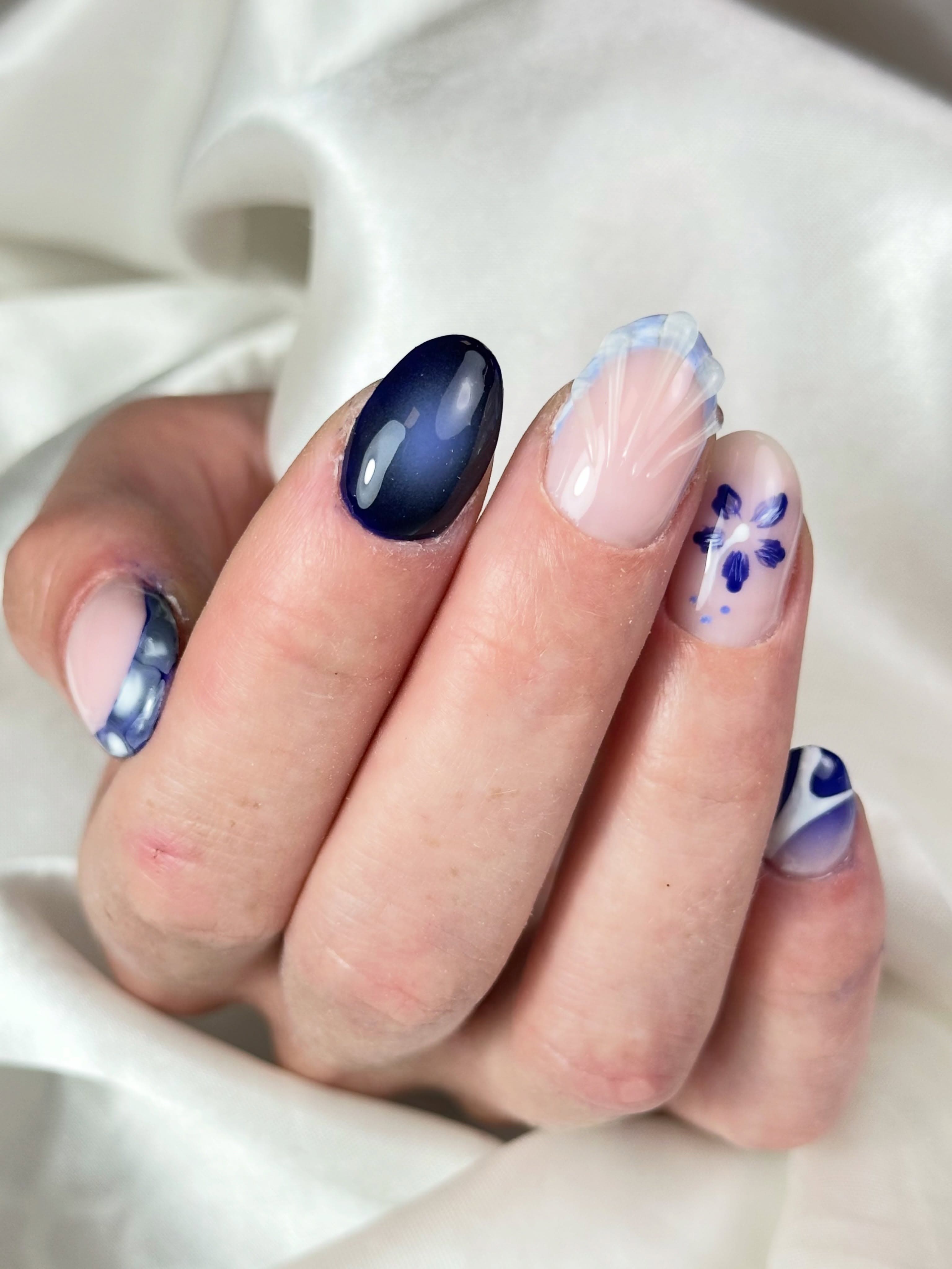 Cam Studio Nails