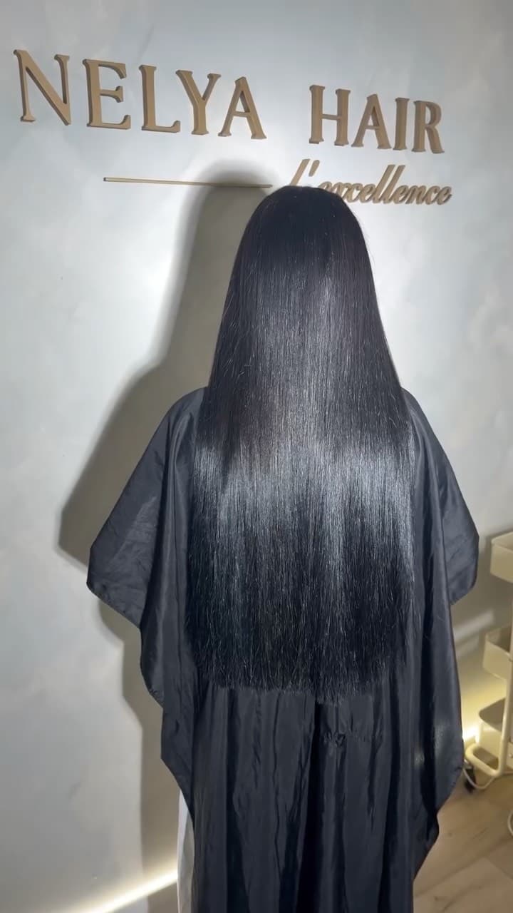 L'excellence capillaire. La chevelure, reflet de la beauté féminine.