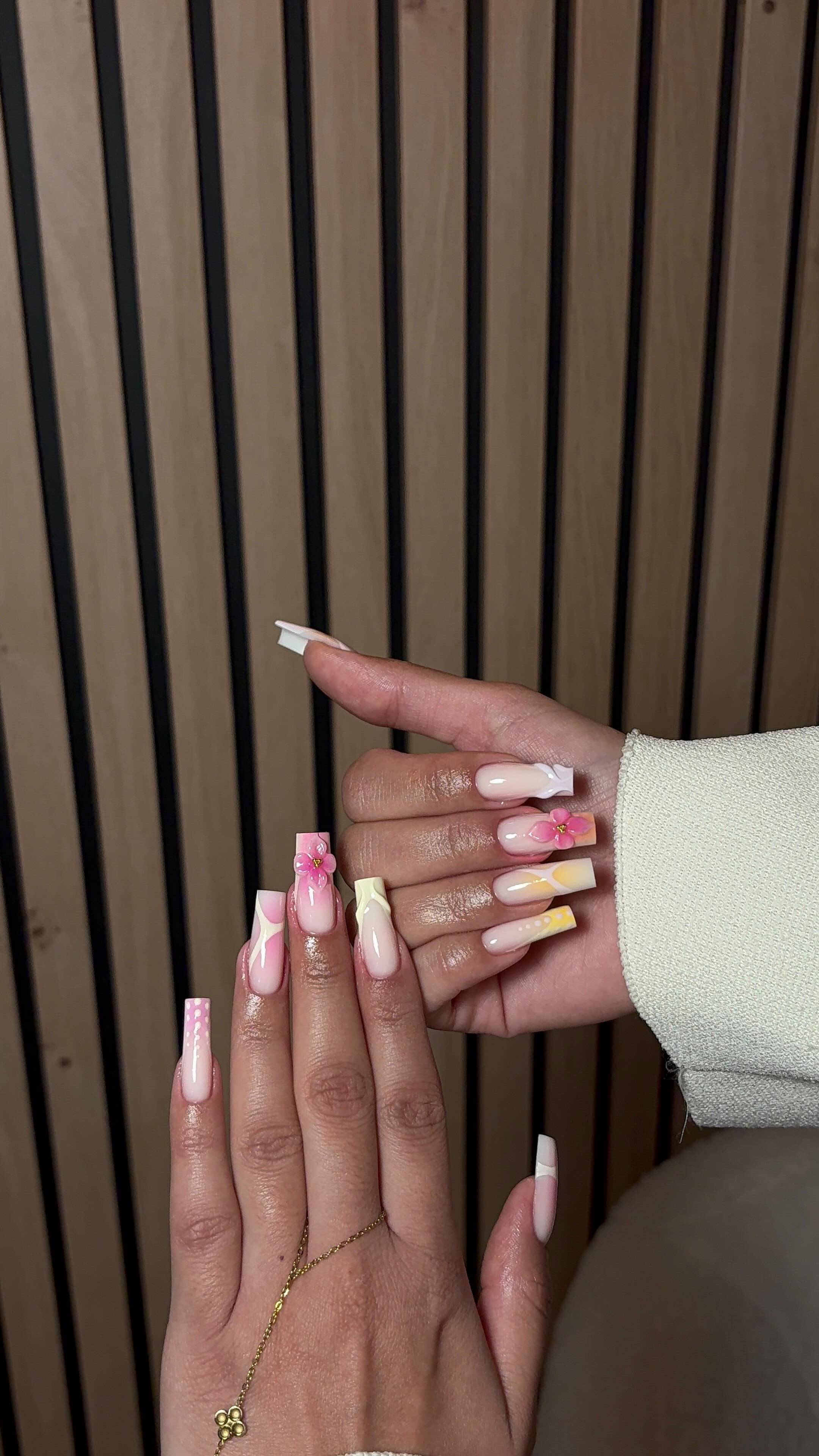 Nailsaabrx