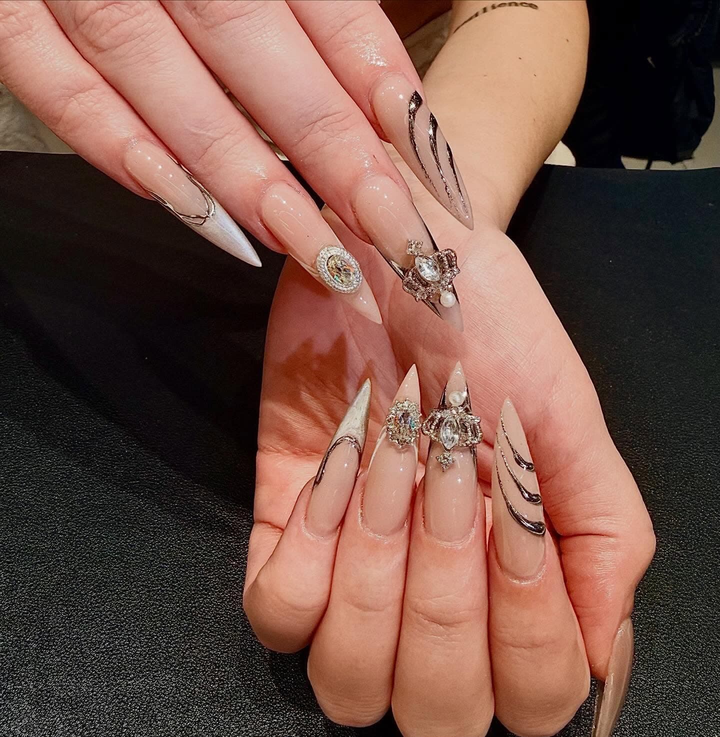 Lux Nail Beauty Bar