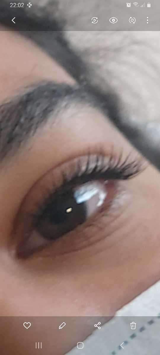 les petites ongles et cils de clair's